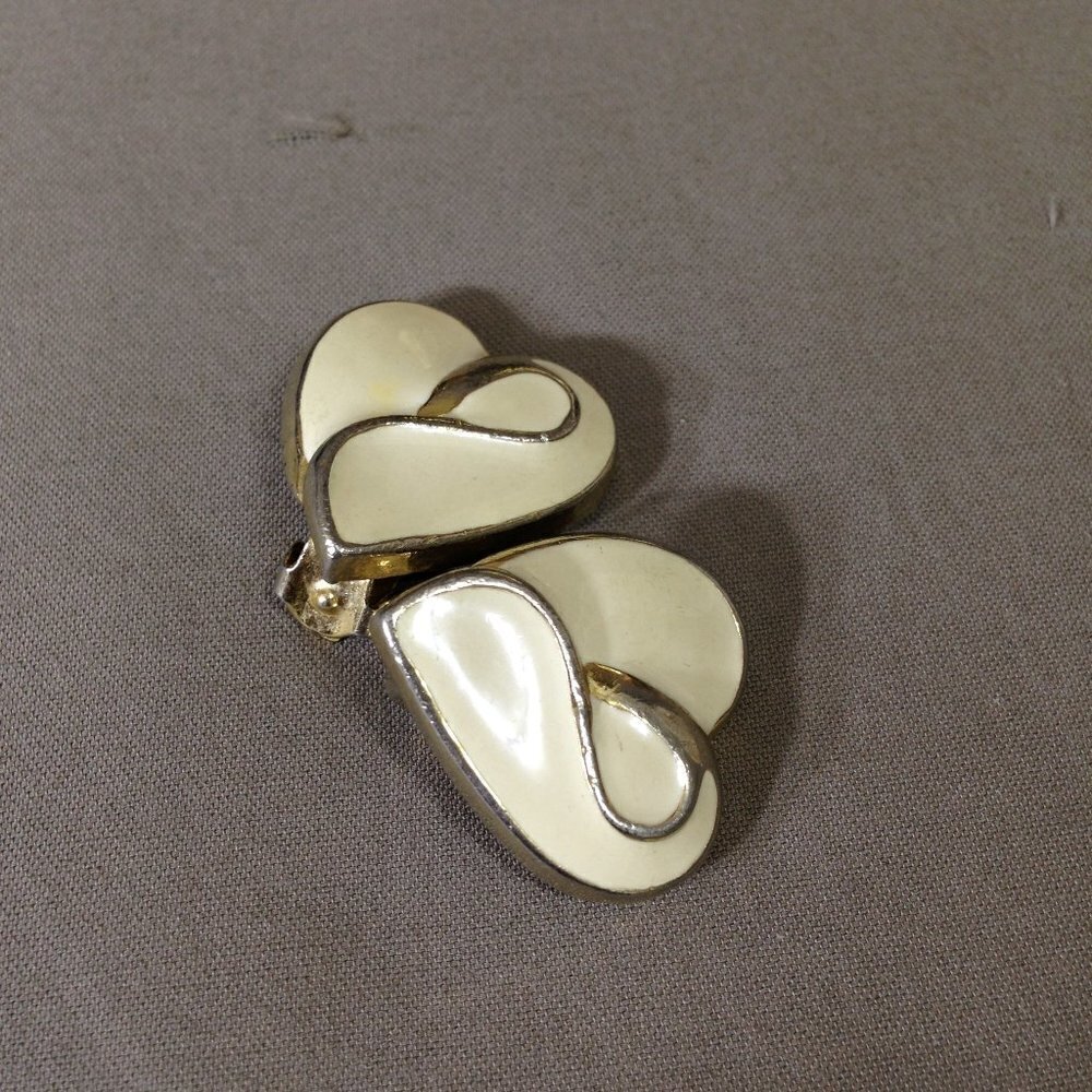 Vintage Cream Enamel Swirl Heart Clip Earrings
